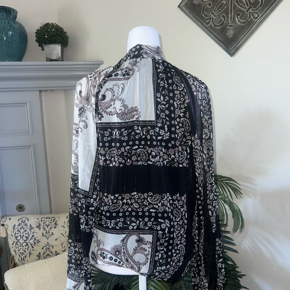 Haver + Blair LONDON Black and White Floral Blouse Size XS - Picture 5 of 9